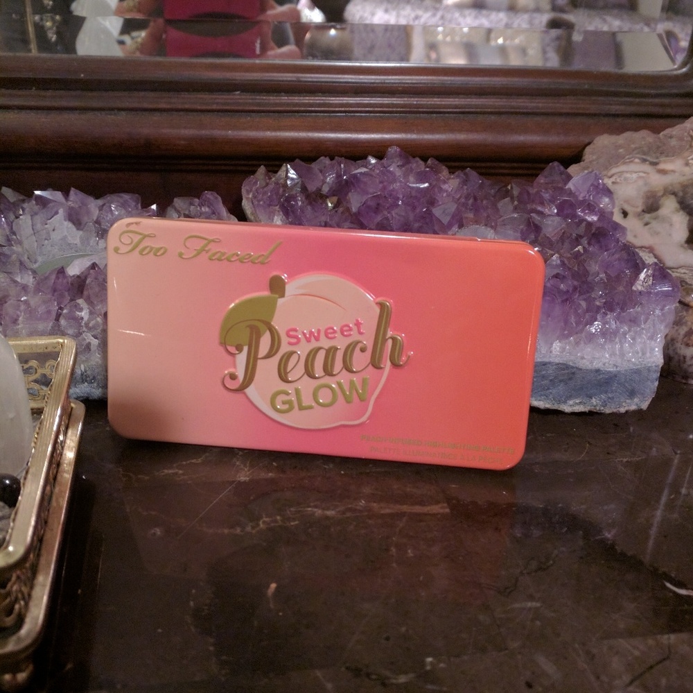 Too Faced Glow pallet
